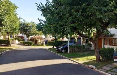Imagem: A casa em condomínio possui 3 Dormitórios, 3 Banheiros, 3