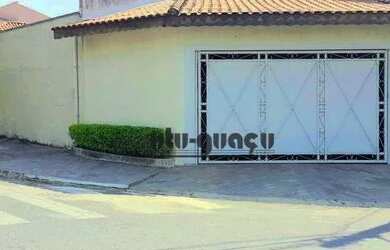 Imagem: A casa possui 2 Dormitórios, 2 Banheiros, 2 Vagas na garagem