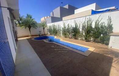 Imagem 14: Sobrado semi mobiliado, com suíte master no térreo - a venda no Belvedere 1