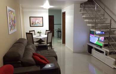 Imagem: A casa possui 2 Dormitórios, 3 Banheiros, 1 Vaga na garagem