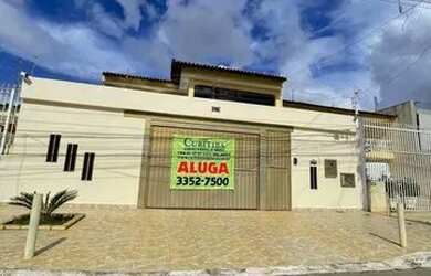 Imagem: A casa possui 4 Dormitórios, 4 Banheiros, 3 Vagas na garagem