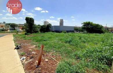 Imagem: O terreno possui 371m² de Área e está localizado em Alto