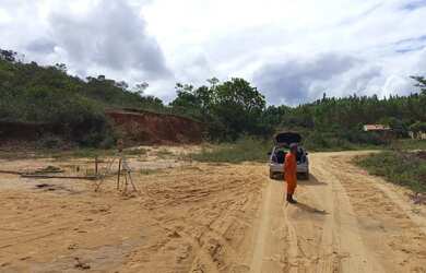 Imagem: O terreno possui 140m² de Área e está localizado em Araçás