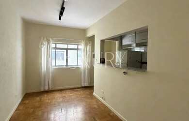 Imagem: O apartamento possui 1 Dormitório, 1 Banheiro, 1 Vaga na garagem