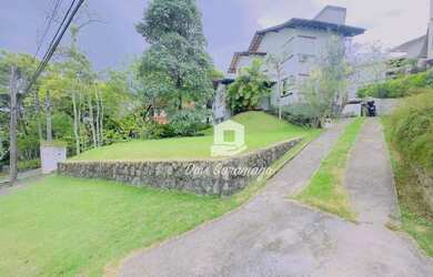 Imagem: A casa em condomínio possui 3 Dormitórios, 5 Banheiros, 260m²