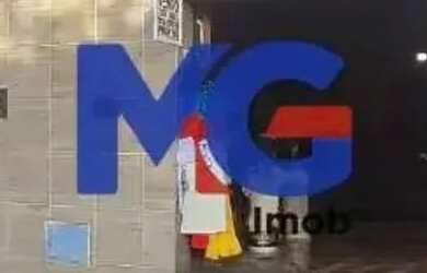 Imagem: A casa possui 2 Dormitórios, 1 Banheiro, 2 Vagas na garagem