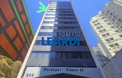 Imagem: O depósito possui 1 Vaga na garagem, 33m² de Área e está