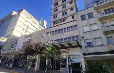 Imagem: O apartamento possui 1 Dormitório, 1 Banheiro, 30m² de Área