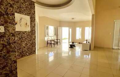 Imagem: A casa possui 5 Dormitórios, 5 Banheiros, 5 Vagas na garagem