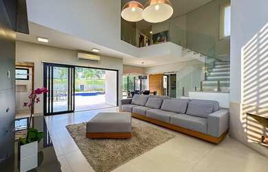 Imagem: A casa em condomínio possui 4 Dormitórios, 5 Banheiros, 3