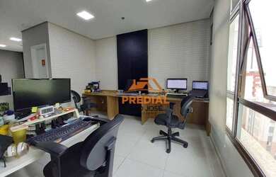 Imagem: O depósito possui 1 Vaga na garagem, 53m² de Área e está