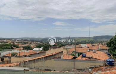 Imagem: A casa em condomínio possui 3 Dormitórios, 2 Banheiros, 1