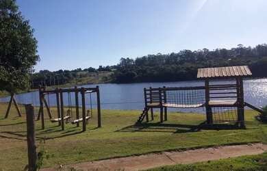 Imagem: O terreno possui 450m² de Área e está localizado em Águas