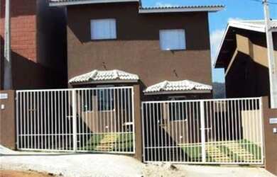 Imagem: A casa em condomínio possui 2 Dormitórios, 2 Banheiros, 2