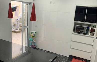 Imagem: A casa possui 2 Dormitórios, 3 Banheiros, 3 Vagas na garagem