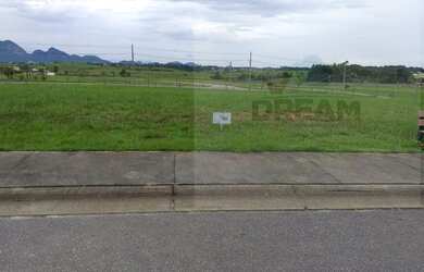 Imagem: O terreno possui 450m² de Área e está localizado em Viverde