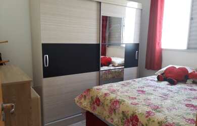 Imagem: O apartamento possui 2 Dormitórios, 1 Banheiro, 1 Vaga na garagem