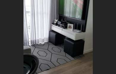 Imagem: O apartamento possui 2 Dormitórios, 1 Banheiro, 1 Vaga na garagem