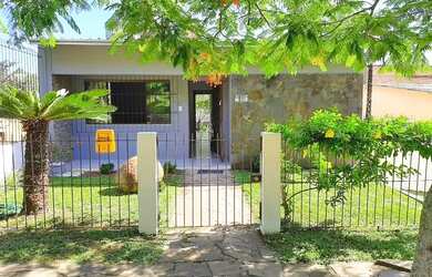 Imagem: A casa para alugar possui 4 Dormitórios, 2 Banheiros, 4 Vagas