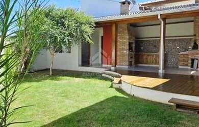 Imagem: A casa em condomínio possui 3 Dormitórios, 3 Banheiros, 4