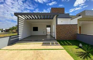 Imagem: A casa em condomínio à venda possui 3 Dormitórios, 2 Banheiros