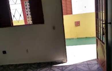 Imagem: A casa possui 1 Dormitório, 1 Banheiro, 1 Vaga na garagem e