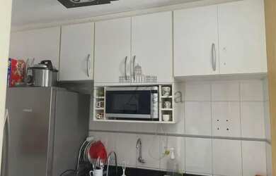 Imagem: O apartamento possui 2 Dormitórios, 1 Banheiro, 1 Vaga na garagem