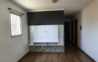 Imagem: O apartamento possui 3 Dormitórios, 1 Banheiro, 1 Vaga na garagem