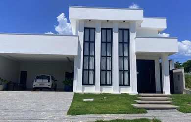 Imagem: A casa em condomínio possui 3 Dormitórios, 4 Banheiros, 2