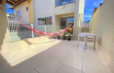 Imagem: A casa possui 4 Dormitórios, 4 Banheiros, 3 Vagas na garagem