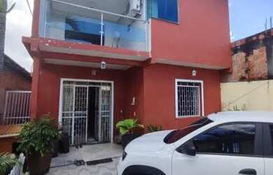 Imagem: A casa possui 4 Dormitórios, 2 Banheiros, 2 Vagas na garagem