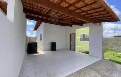 Imagem: A casa possui 3 Dormitórios, 2 Banheiros, 1 Vaga na garagem