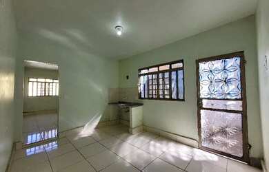 Imagem: A casa possui 1 Dormitório, 1 Banheiro, 40m² de Área e está