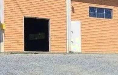 Imagem: O depósito possui 300m² de Área e está localizado em Salto
