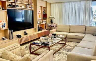 Imagem 4: Oportunidade á venda Casa de alto padrão totalmente reformada 4 suítes...