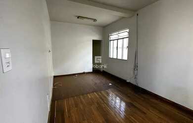 Imagem 8: Casa em Montes Claros, no bairro Melo, à venda