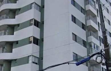 Imagem 1: Amplo apartamento com 90m² com três quartos no Farol