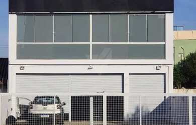 Imagem: O depósito possui 5 Vagas na garagem, 800m² de Área e está