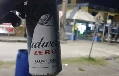 Imagem: A casa possui 3 Dormitórios, Acomodam 10 pessoas, 3 Vagas na