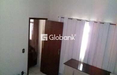 Imagem 2: Casa à venda em Alto Floresta, Montes Claros - 3 quartos, 100 m² úteis