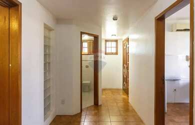 Imagem 8: Casa Ampla, Iluminada e com Terreno Espaçoso!