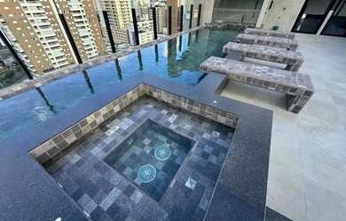 Imagem 1: Apartamento no Canto do Forte com 2 Quartos, Sacada Gourmet e Lazer Completo