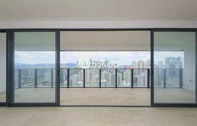 Imagem: O apartamento possui 4 Dormitórios, 5 Banheiros, 4 Vagas na