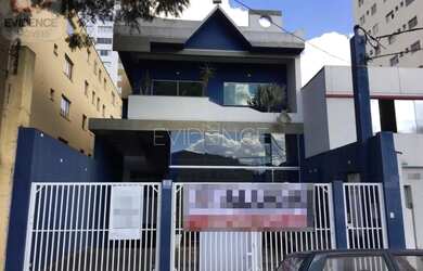 Imagem: O depósito possui 5 Vagas na garagem e 980m² de Área e está