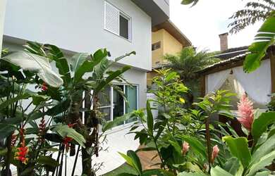 Imagem: A casa em condomínio possui 3 Dormitórios, 2 Banheiros, 4