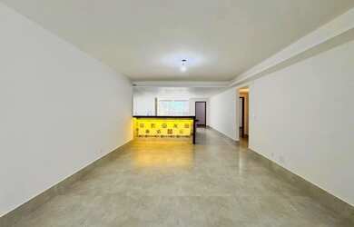 Imagem: A casa possui 3 Dormitórios, 4 Banheiros, 2 Vagas na garagem