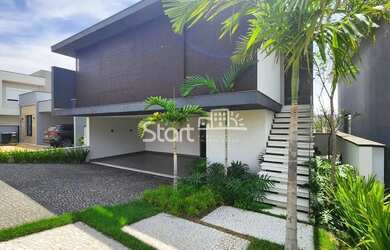 Imagem: A casa em condomínio possui 4 Dormitórios, 5 Banheiros, 4