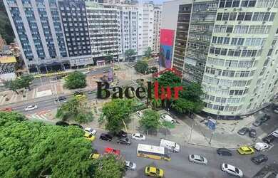 Imagem: O apartamento possui 3 Dormitórios, 2 Banheiros, 80m² de Área