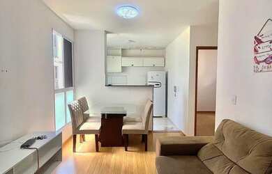 Imagem: O apartamento possui 2 Dormitórios, 1 Banheiro, 1 Vaga na garagem