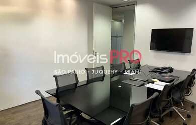 Imagem: O depósito possui 4 Vagas na garagem, 172m² de Área e Imóvel